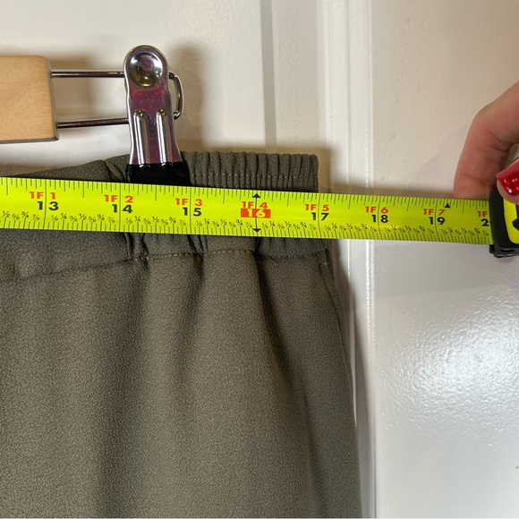 Anthropologie Olive Green Pull-On Cropped Trousers Women’s Size Large - Picture 6 of 10